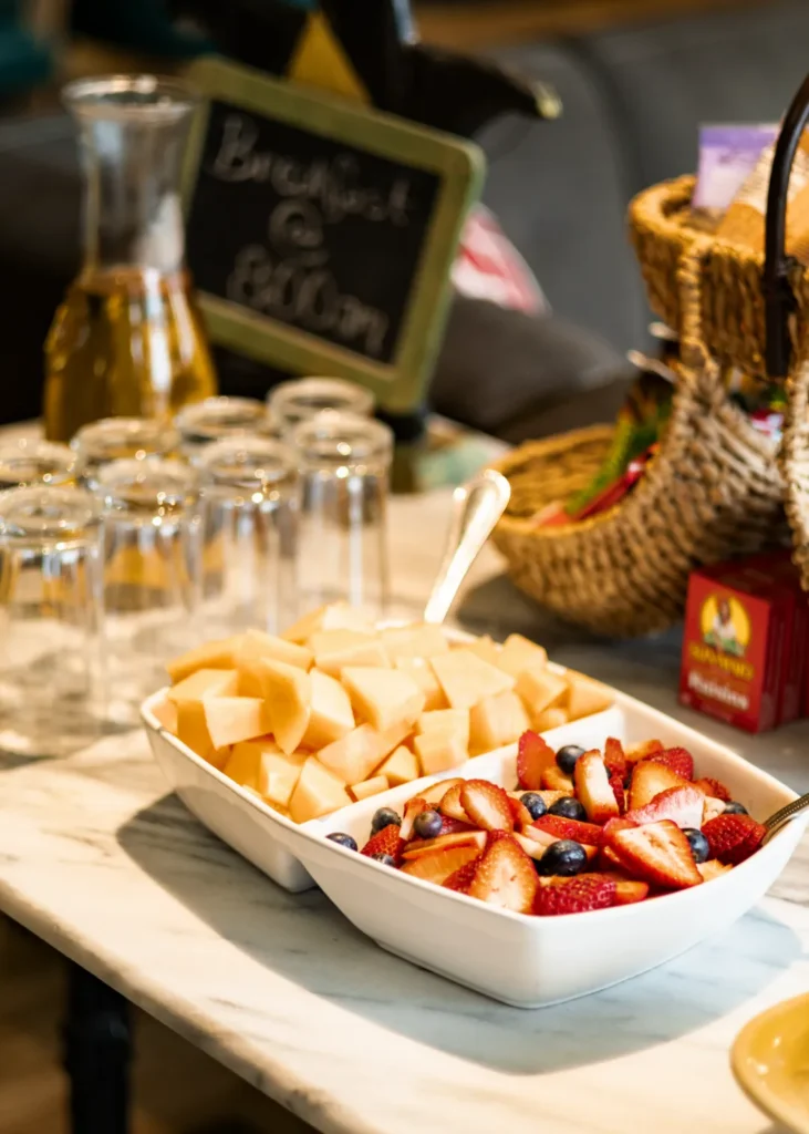 pioneer ridge bed and breakfast inn common room 2