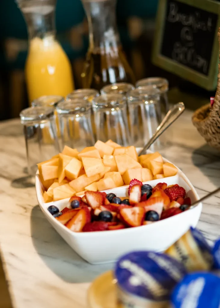 pioneer ridge bed and breakfast inn common room 3