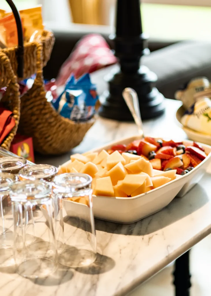 pioneer ridge bed and breakfast inn common room 4