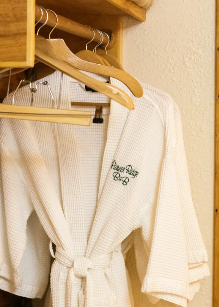 pioneer ridge bed and breakfast inn fishing room 24