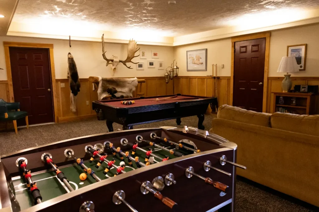 pioneer ridge bed and breakfast inn midnight sun gameroom 11