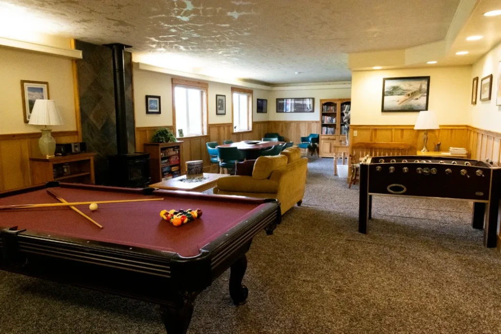 pioneer ridge bed and breakfast inn midnight sun gameroom 12