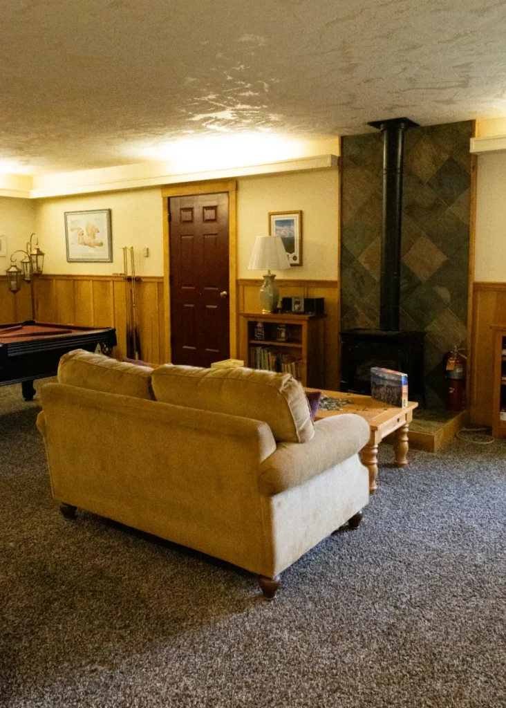 pioneer ridge bed and breakfast inn midnight sun gameroom 14