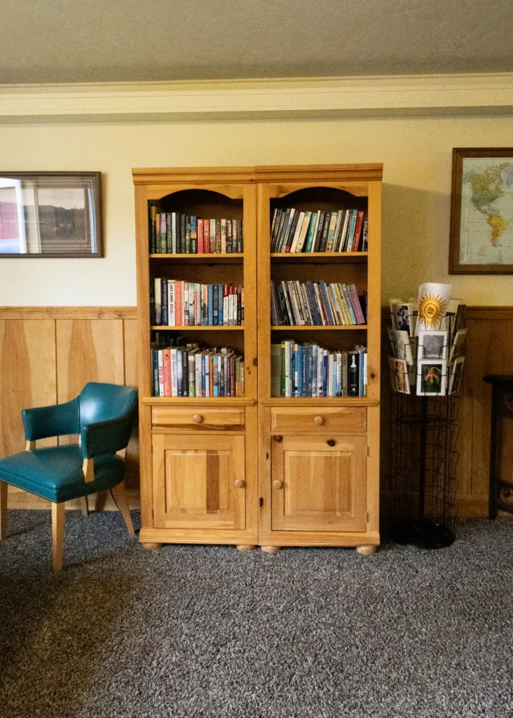 pioneer ridge bed and breakfast inn midnight sun gameroom 20